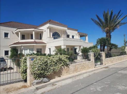 Anthe's View Villa